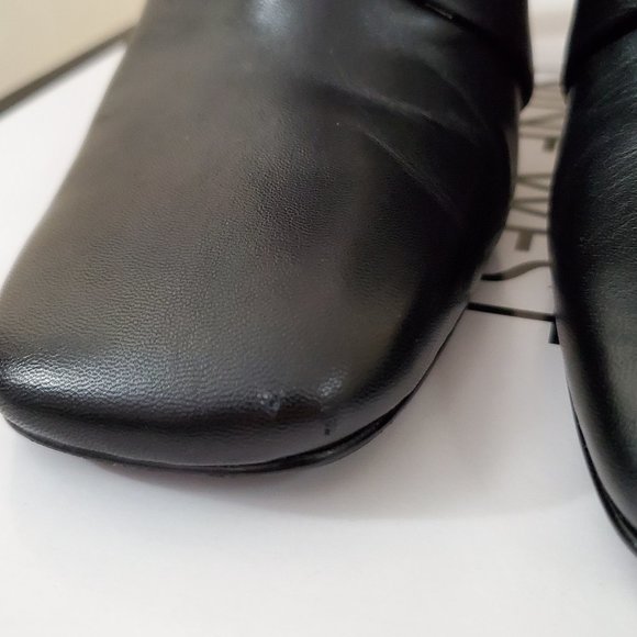 Nine West "Quitit" black leather booties - Picture 6 of 8